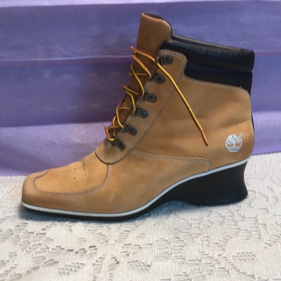 🎉HP🎉Women’s Timberland boots - Picture 6 of 8